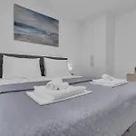 Luxurious And Bright Apartment With Sea And Mountain View