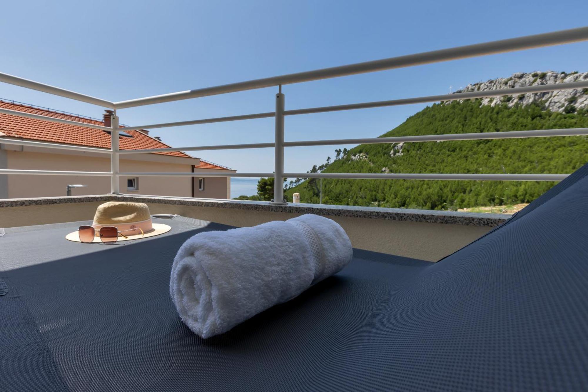 Apartment Luxurious And Bright With Sea And Mountain View