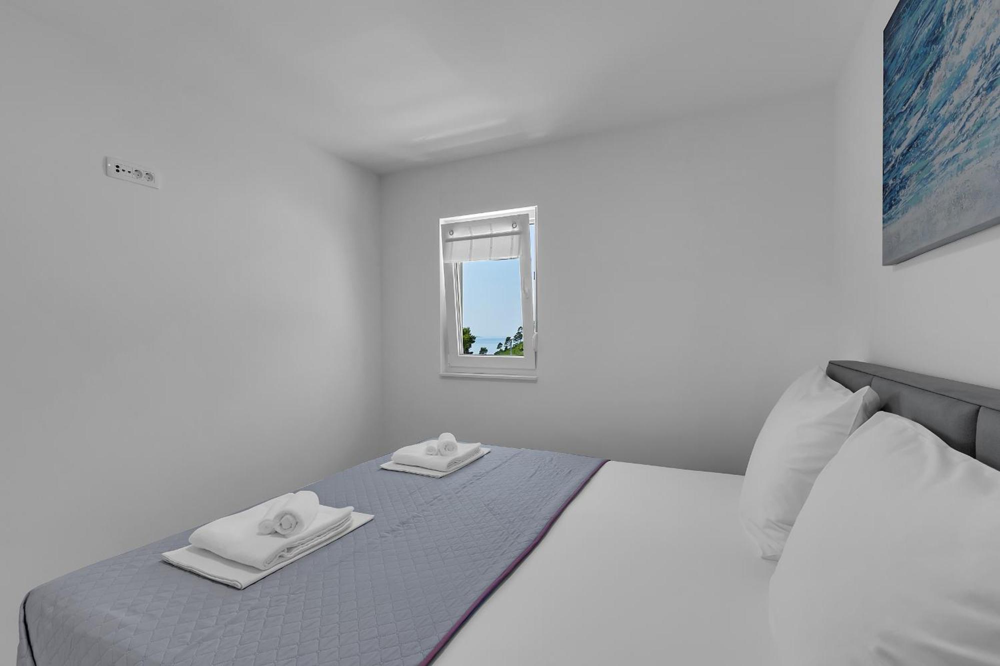 Apartment Luxurious And Bright With Sea And Mountain View *