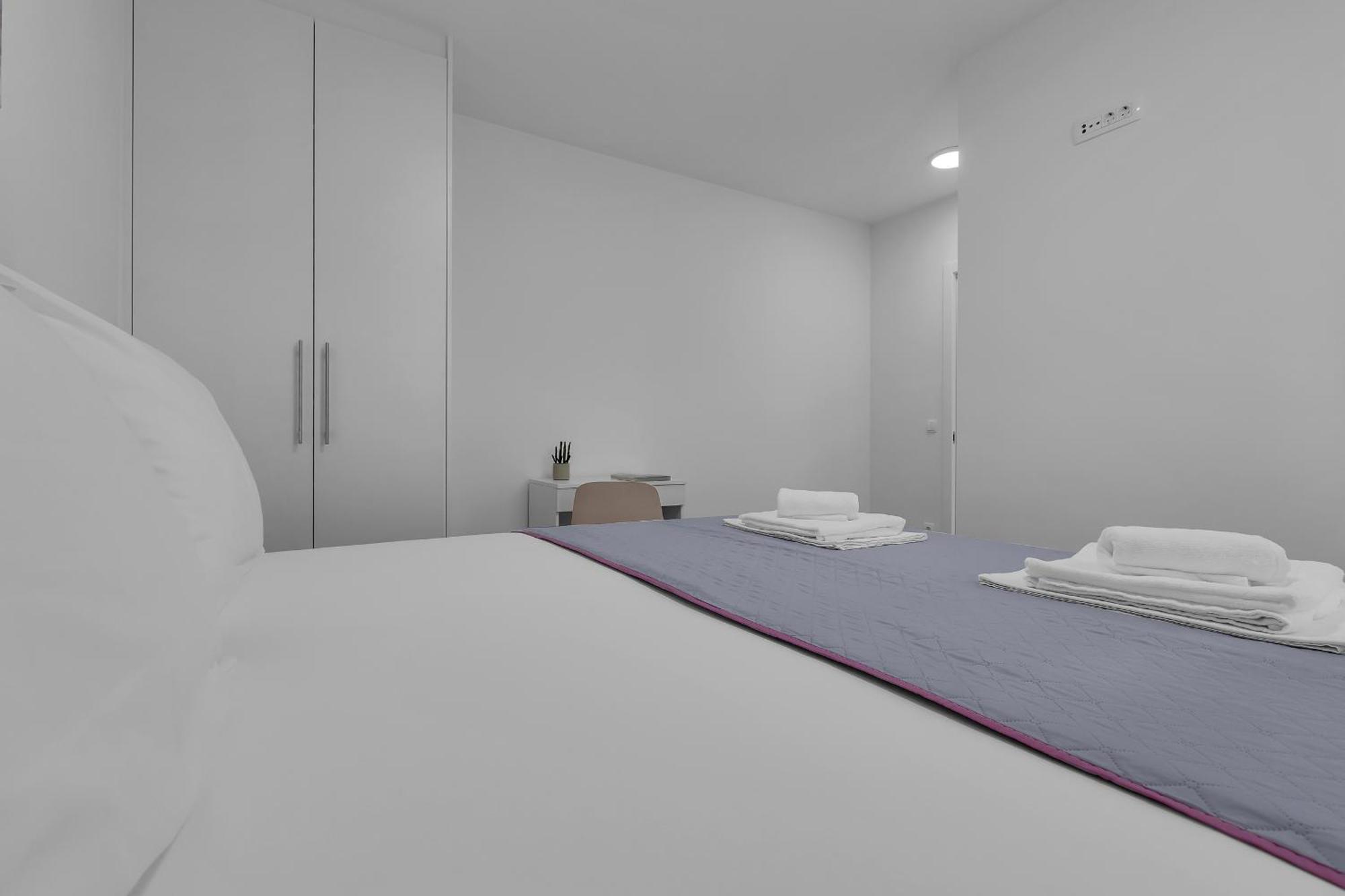 Luxurious And Bright With Sea And Mountain View Apartment