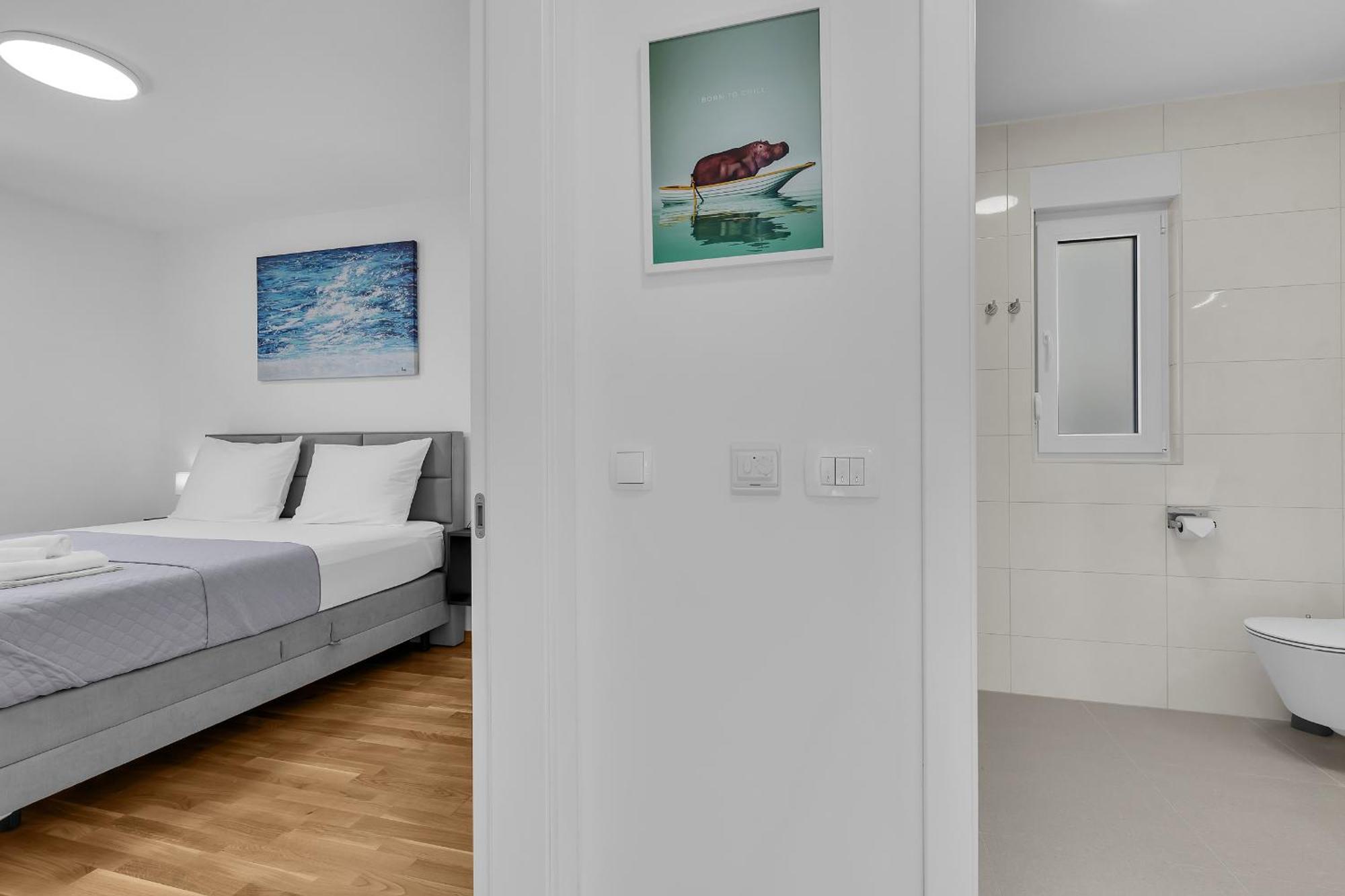 Luxurious And Bright With Sea And Mountain View Apartment Makarska